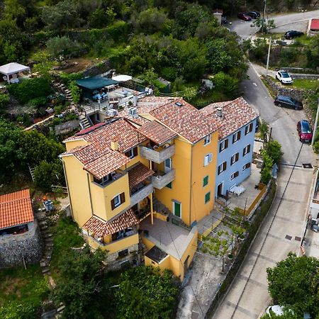 Apartmani I Soba Roberto I Mirjana Valun Buitenkant foto