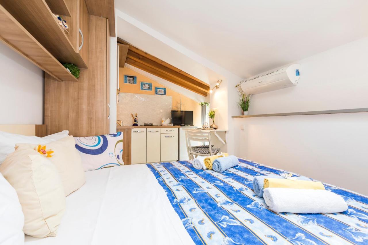 Apartmani I Soba Roberto I Mirjana Valun Buitenkant foto