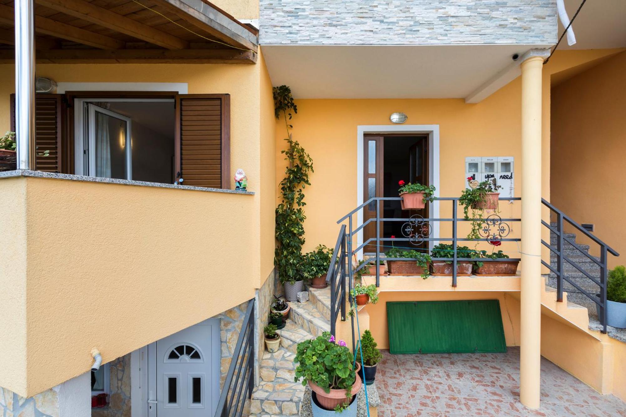 Apartmani I Soba Roberto I Mirjana Valun Buitenkant foto