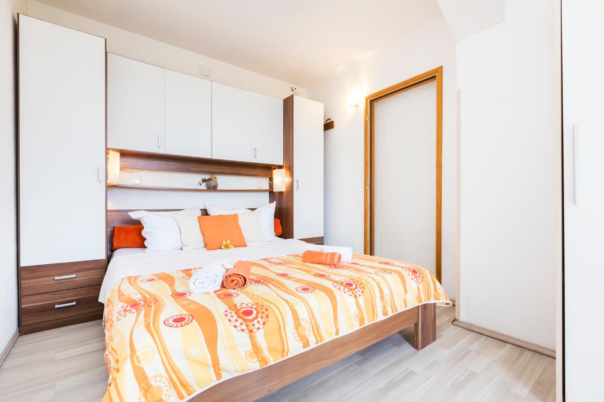 Apartmani I Soba Roberto I Mirjana Valun Buitenkant foto