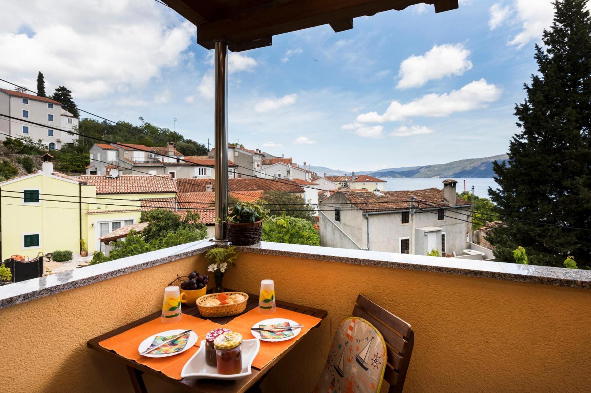 Apartmani I Soba Roberto I Mirjana Valun Buitenkant foto