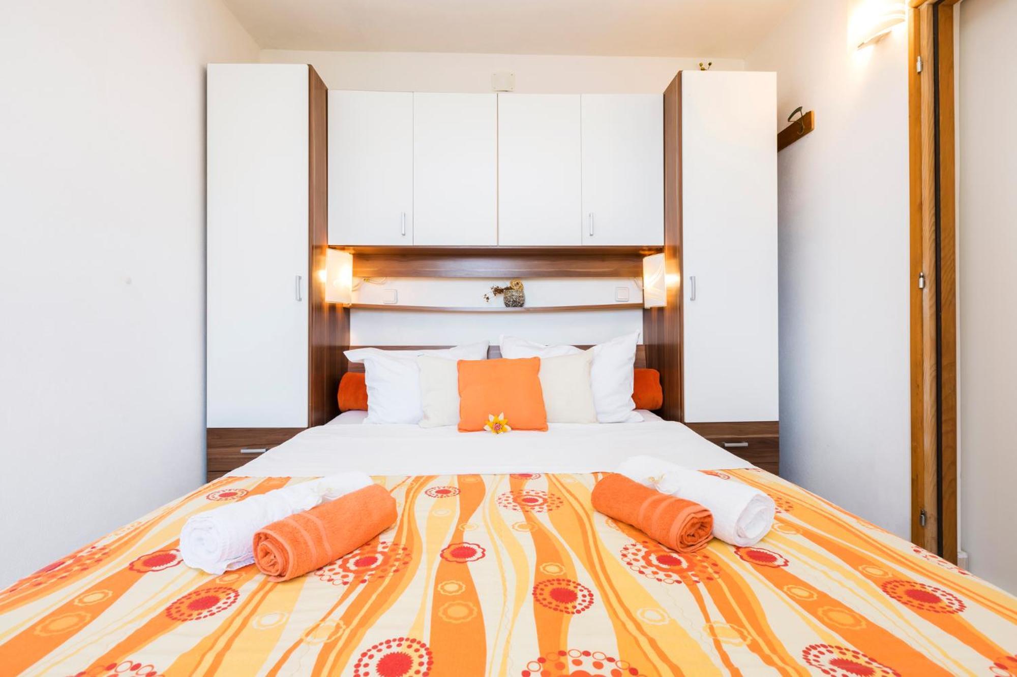 Apartmani I Soba Roberto I Mirjana Valun Buitenkant foto