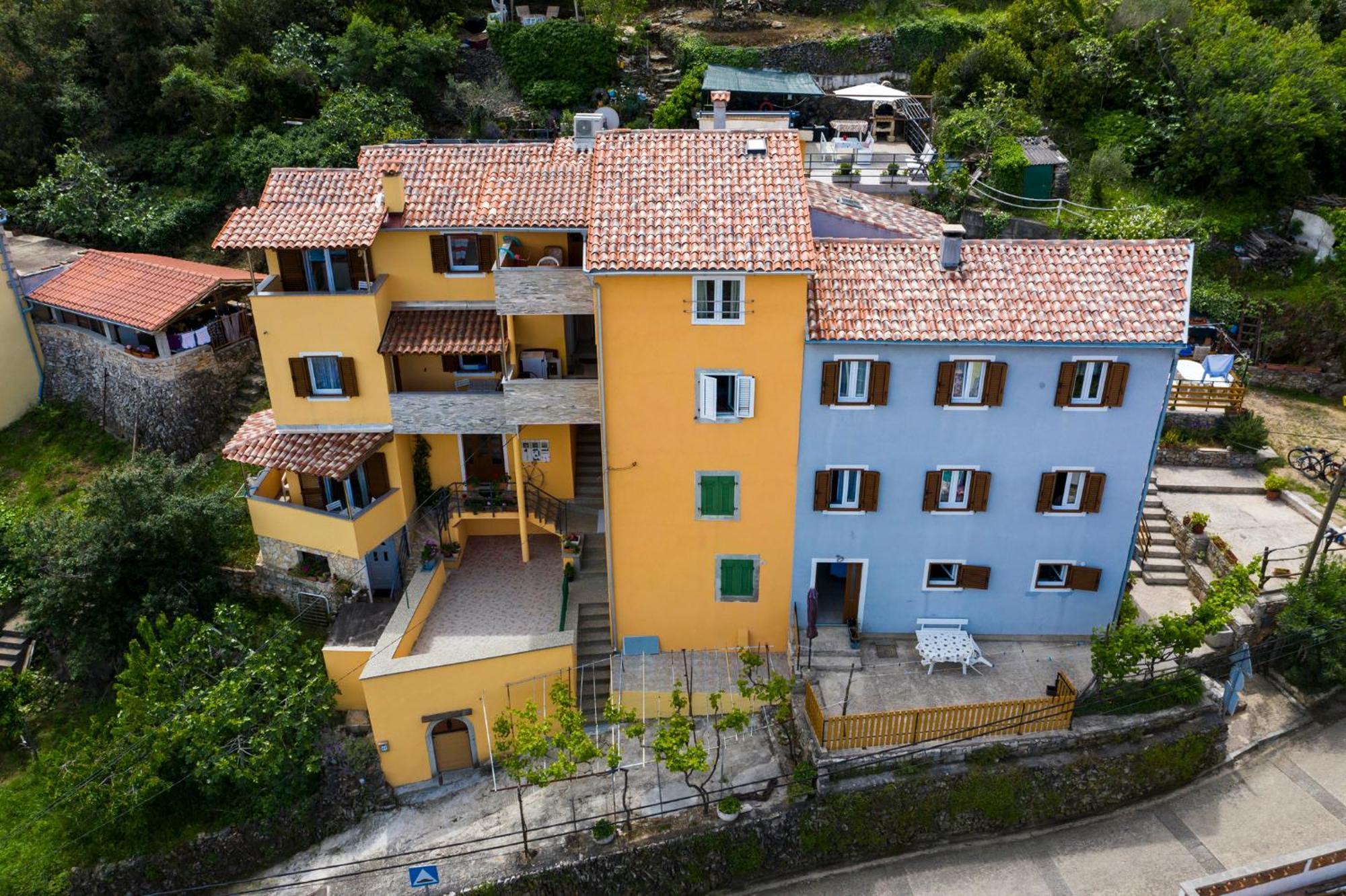Apartmani I Soba Roberto I Mirjana Valun Buitenkant foto