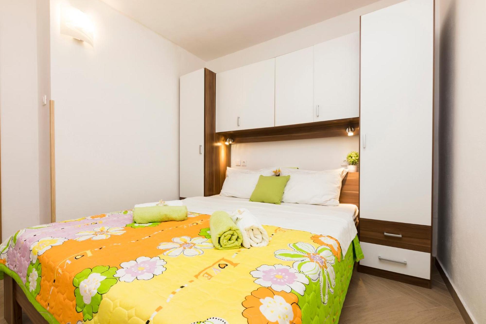 Apartmani I Soba Roberto I Mirjana Valun Buitenkant foto