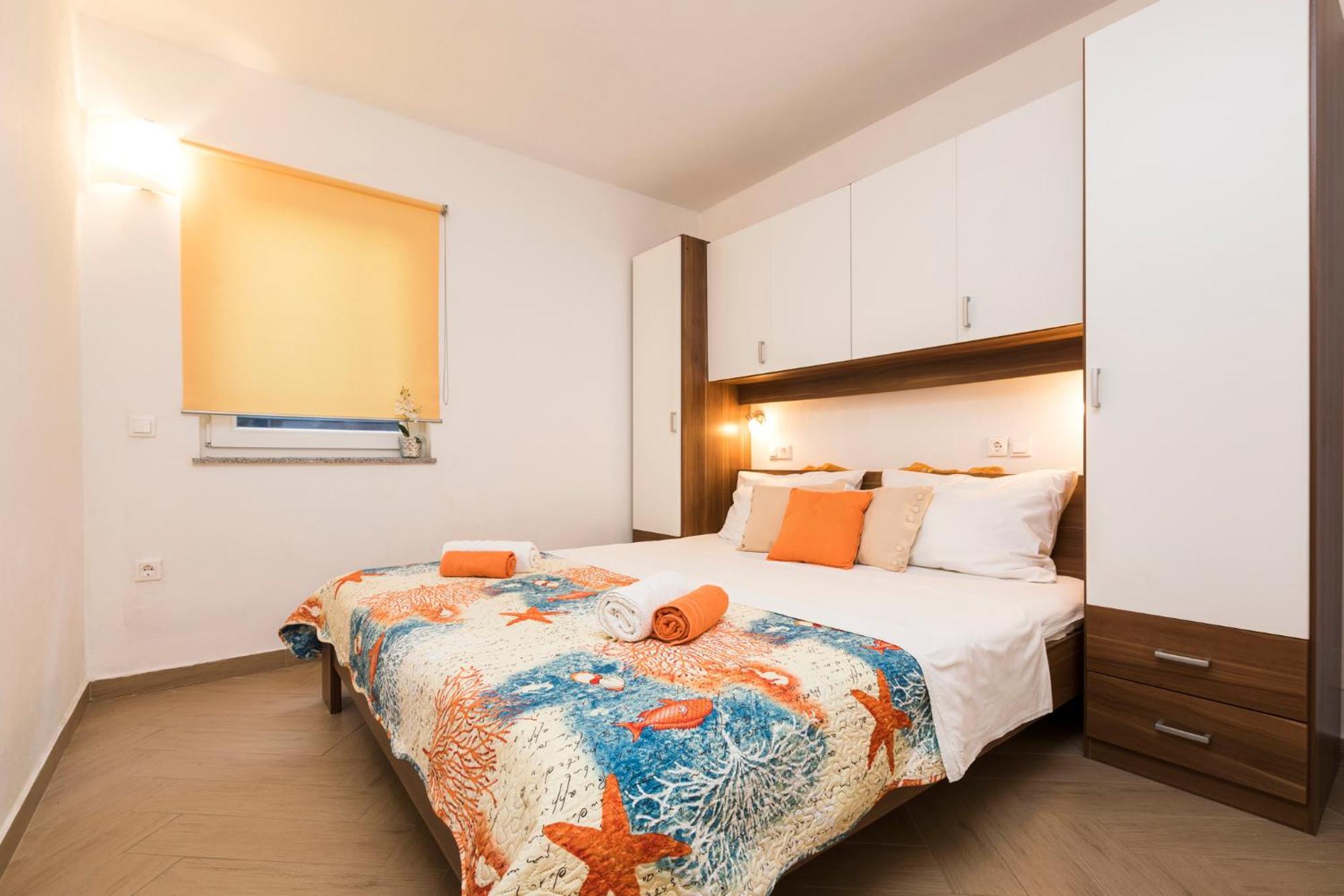 Apartmani I Soba Roberto I Mirjana Valun Buitenkant foto