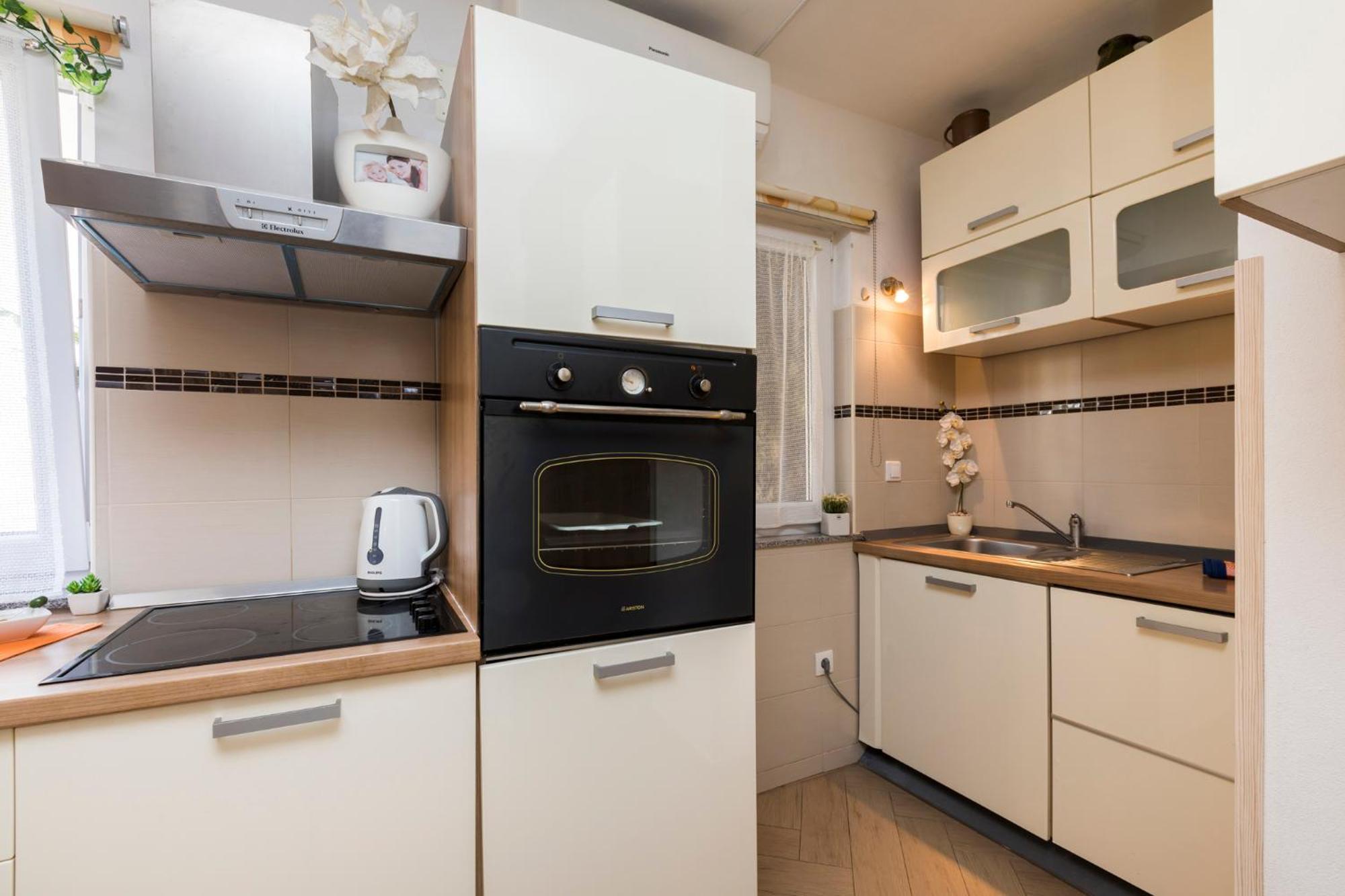 Apartmani I Soba Roberto I Mirjana Valun Buitenkant foto