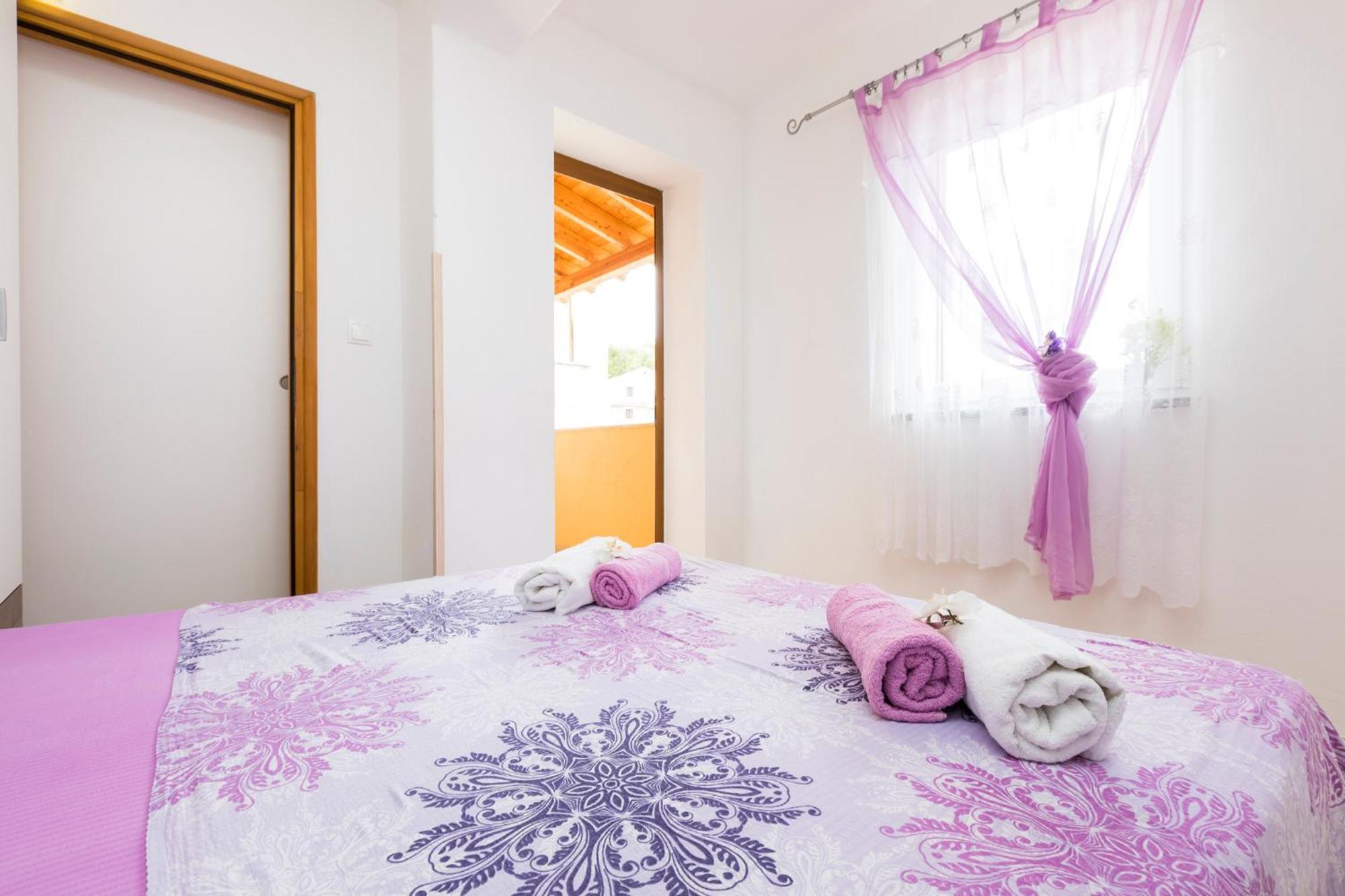 Apartmani I Soba Roberto I Mirjana Valun Buitenkant foto