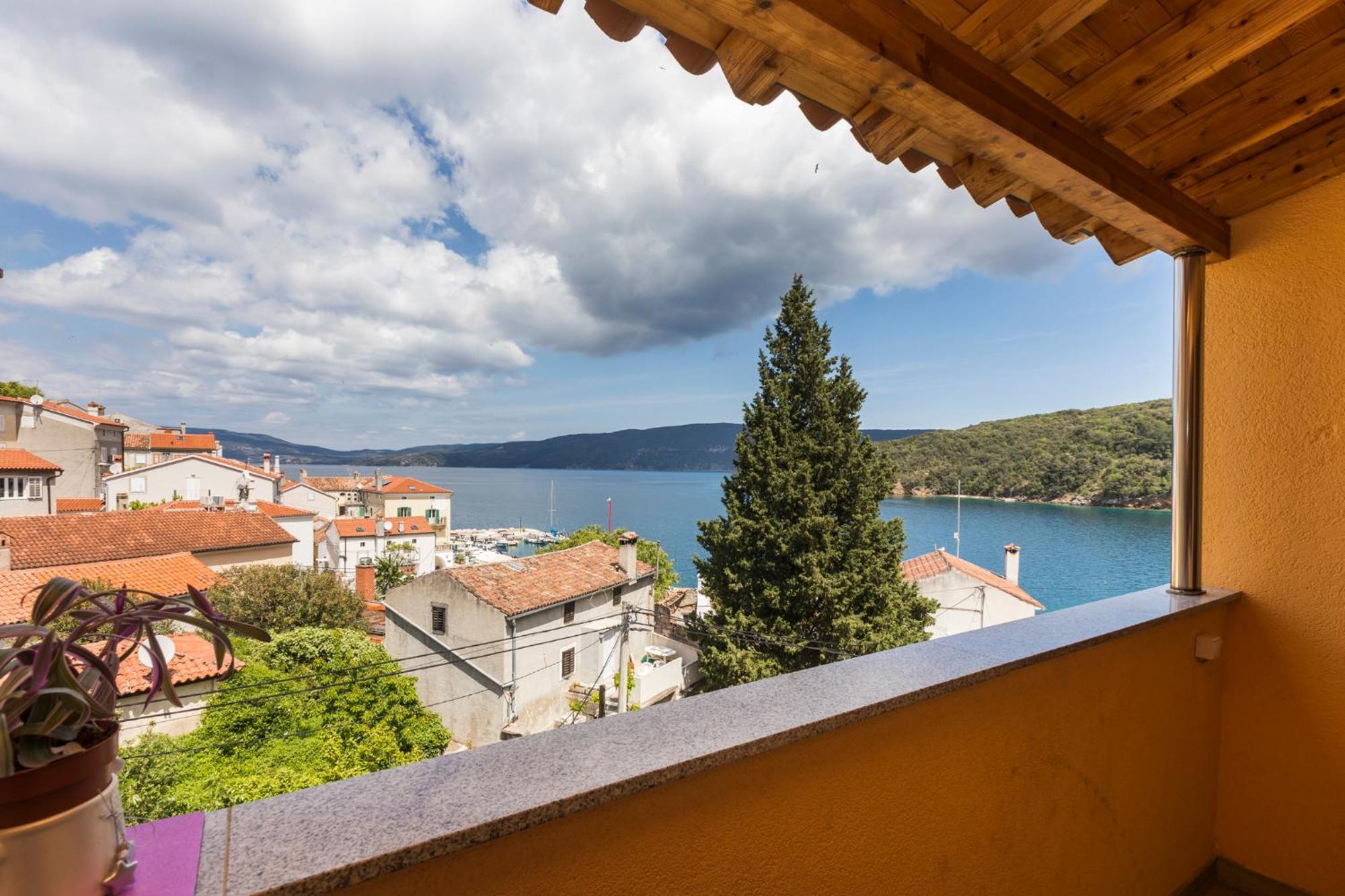 Apartmani I Soba Roberto I Mirjana Valun Buitenkant foto