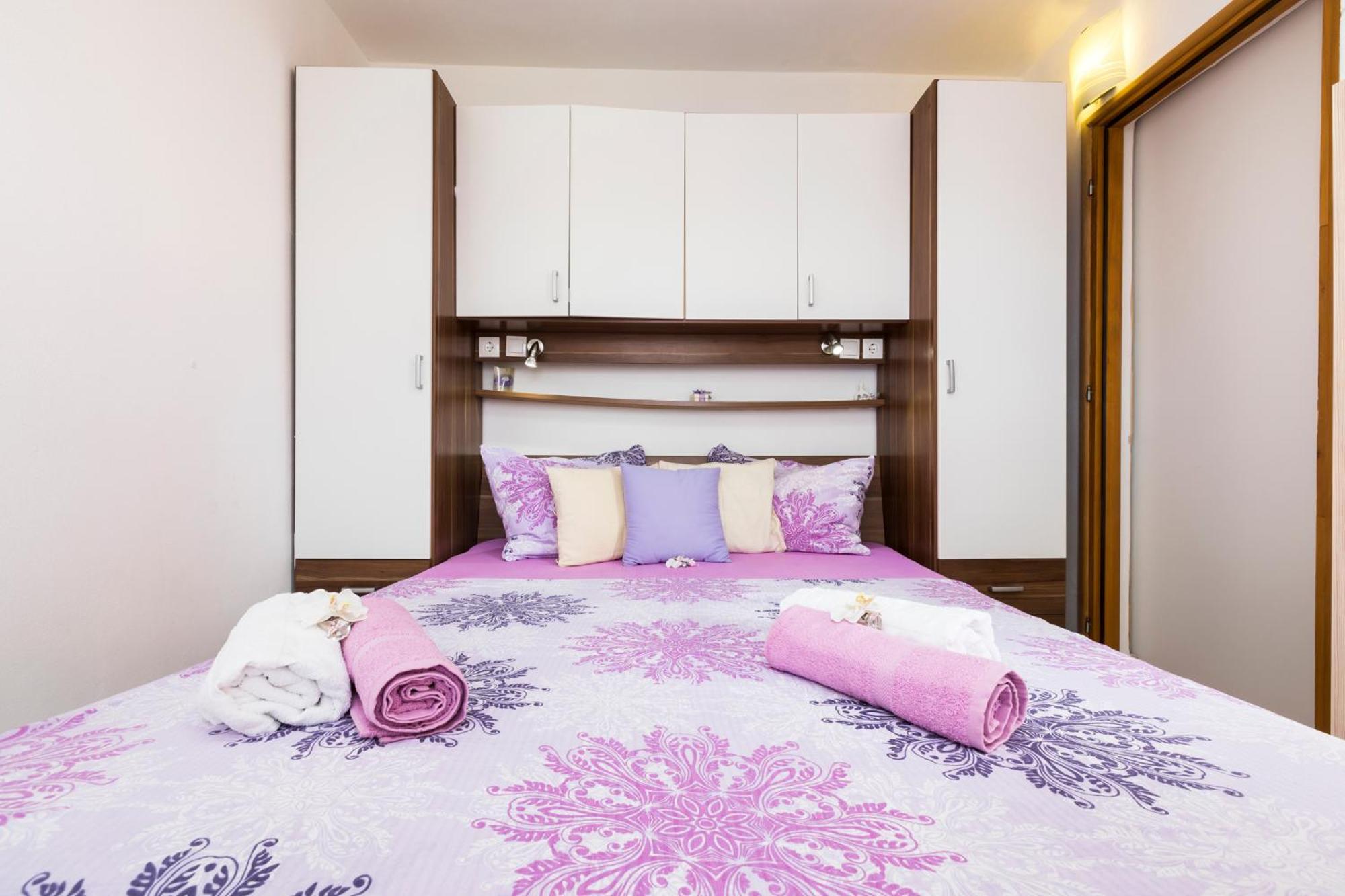 Apartmani I Soba Roberto I Mirjana Valun Buitenkant foto