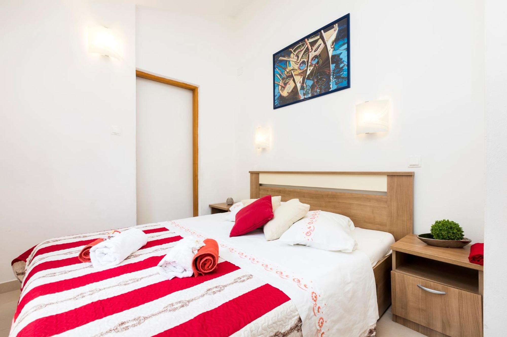 Apartmani I Soba Roberto I Mirjana Valun Buitenkant foto