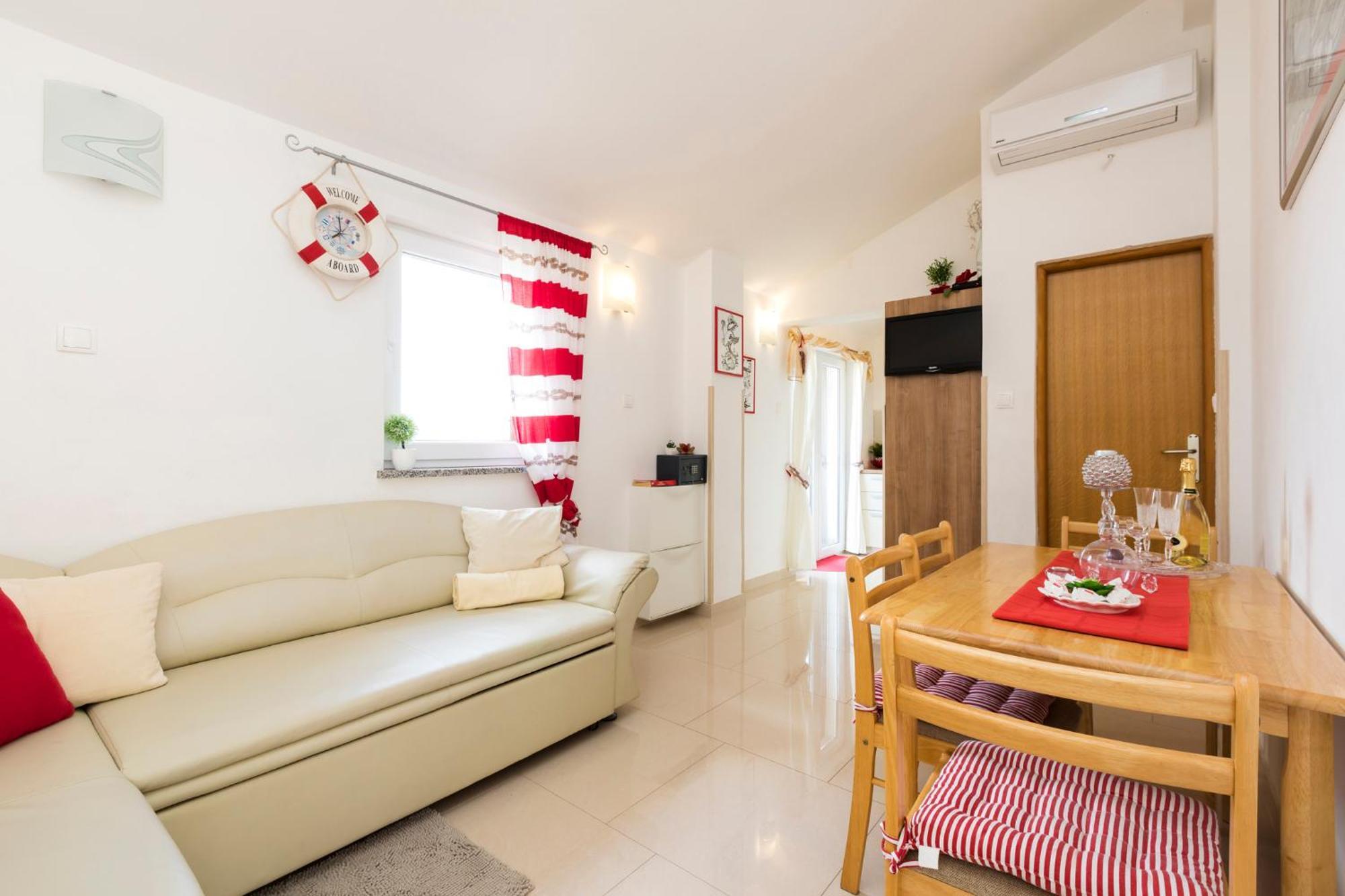 Apartmani I Soba Roberto I Mirjana Valun Buitenkant foto