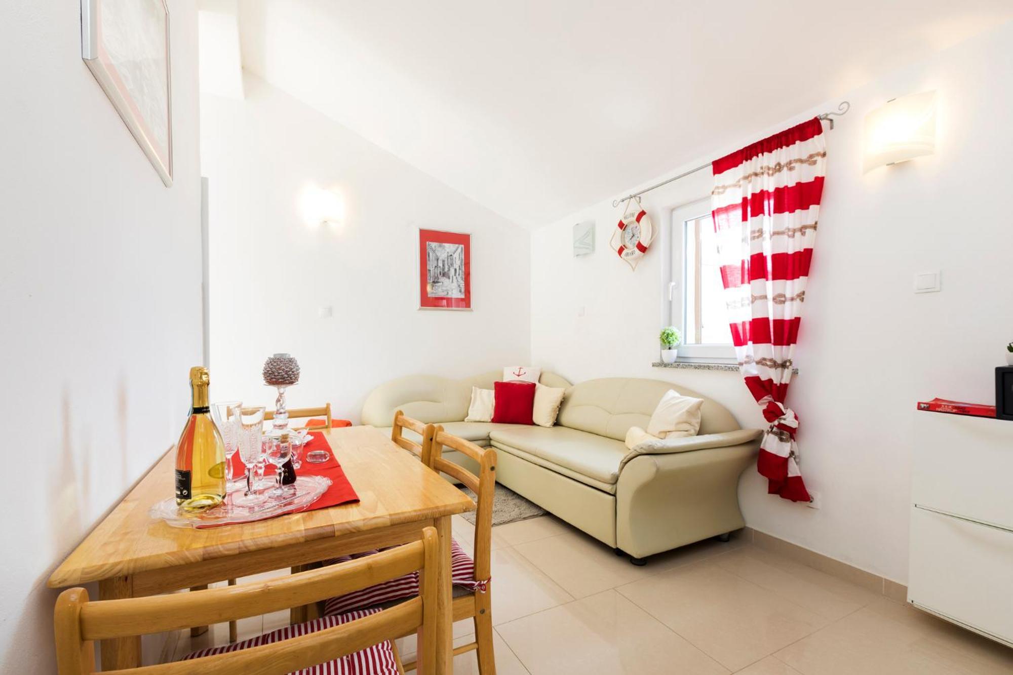 Apartmani I Soba Roberto I Mirjana Valun Buitenkant foto