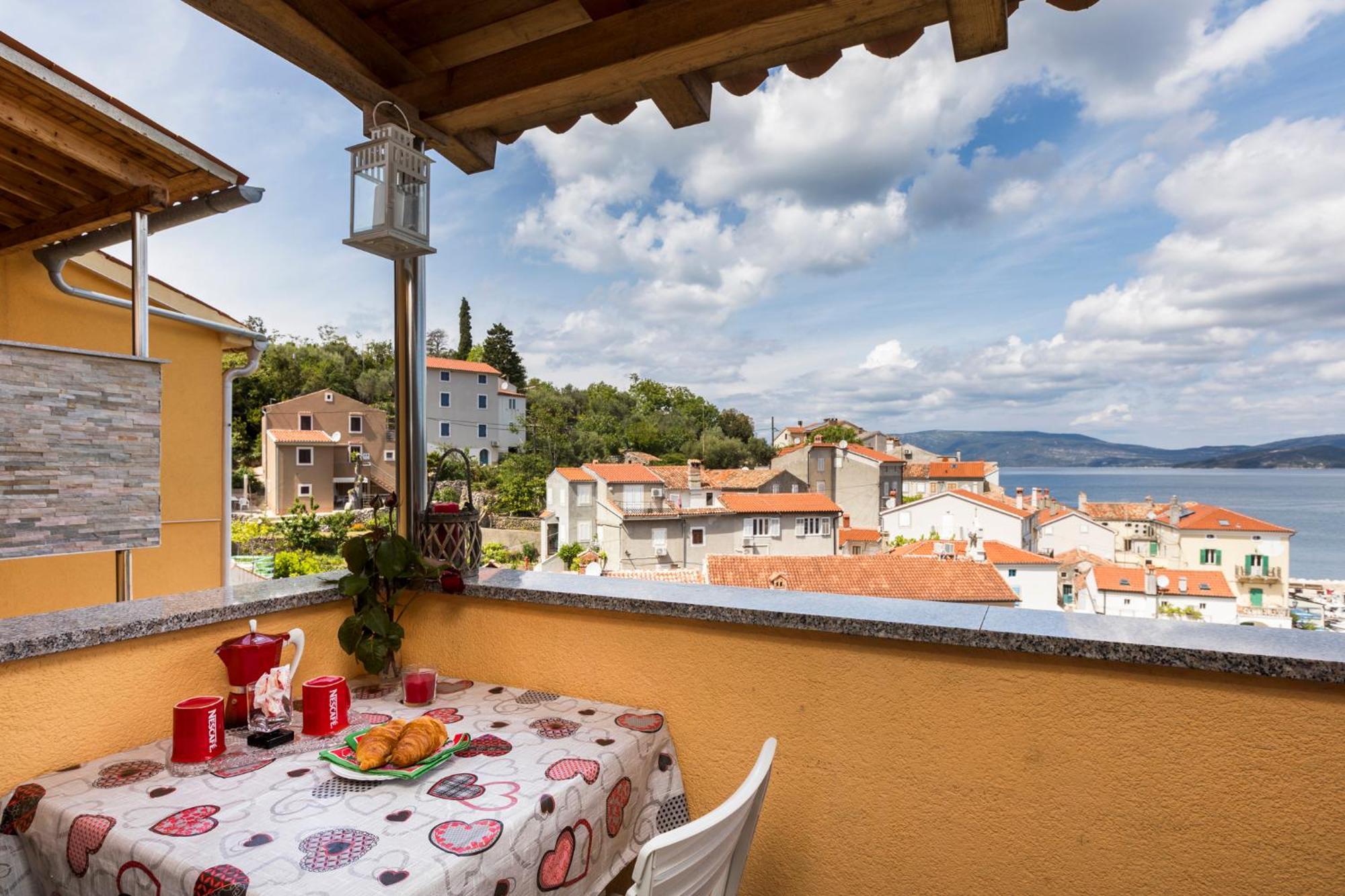 Apartmani I Soba Roberto I Mirjana Valun Buitenkant foto